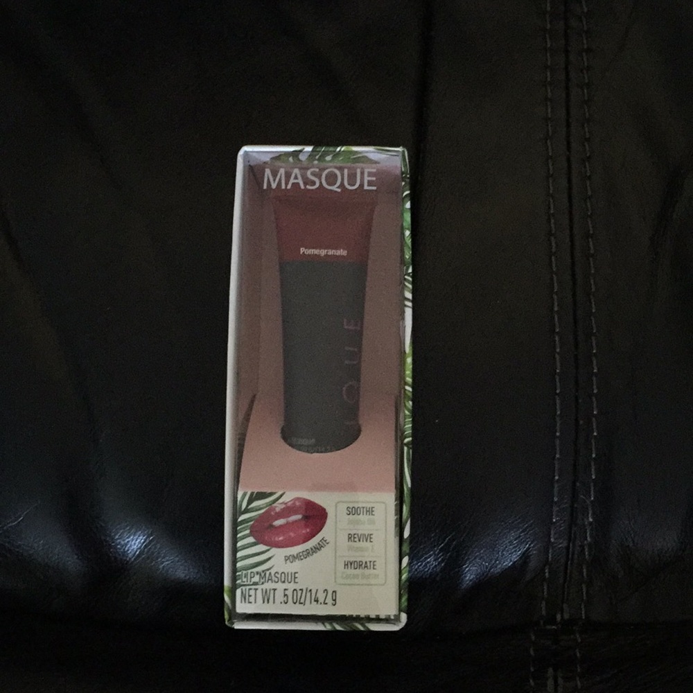 Hair curlers and Lique lip care combo🌷🌷🌷🌸💄💄 - Picture 2 of 3